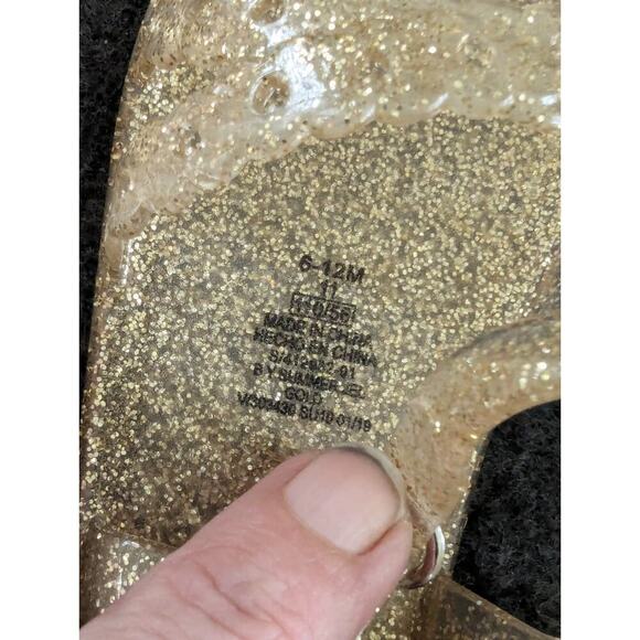 2 Baby Girls Sandals Jelly Shoes 1 Gold, 1 Pink - Picture 8 of 9